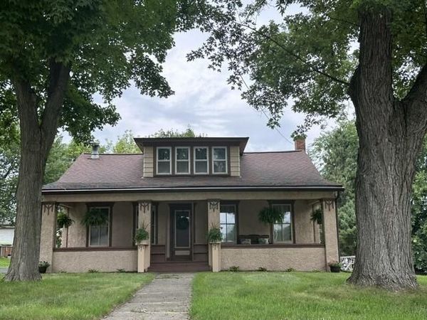 2848 School St, East Troy, WI 53120