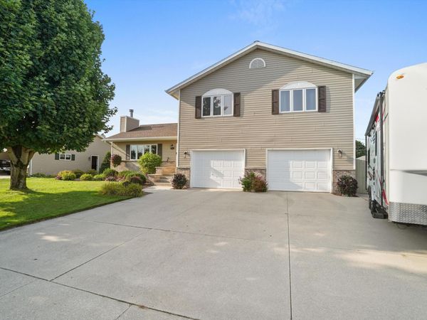 2810 44th St, Two Rivers, WI 54241