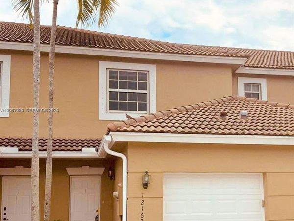 12162 SW 5th Ct , Pembroke Pines, FL 33025