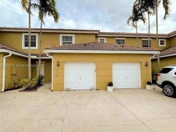 12162 SW 5th Ct , Pembroke Pines, FL 33025