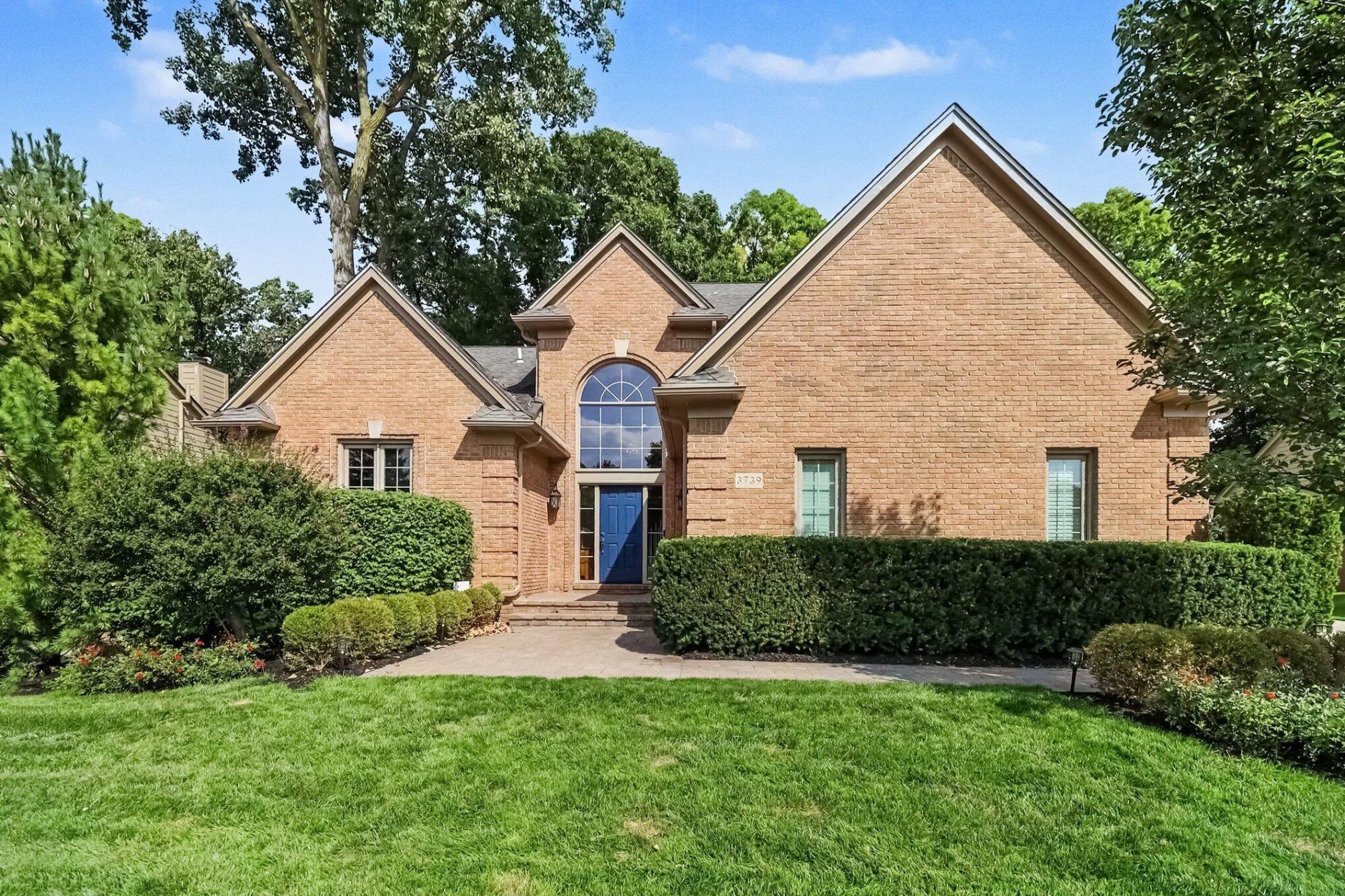 3739 Warwick Drive, Rochester Hills, MI 48309 Main Photo