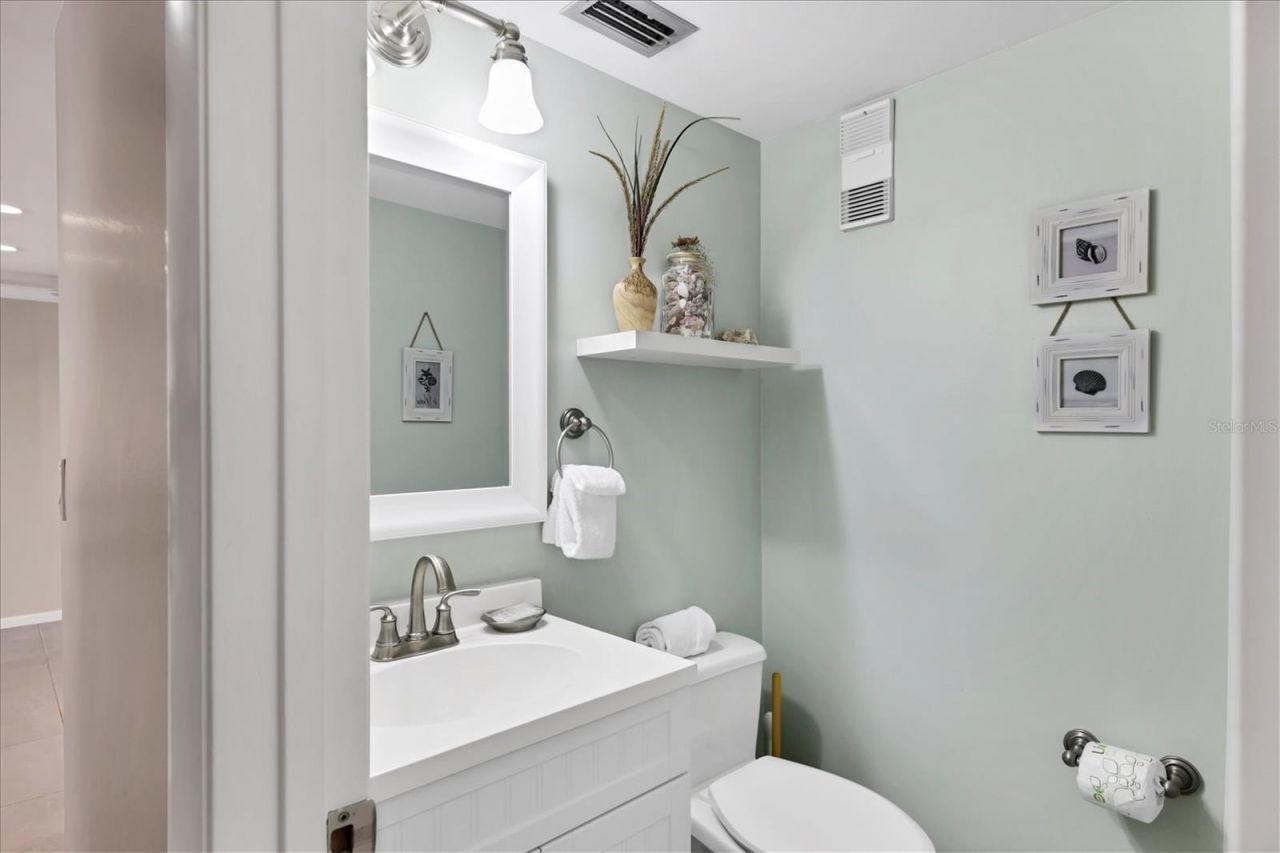 1900 Cove II Place, Unit 127, Sarasota, FL 34242 Photo