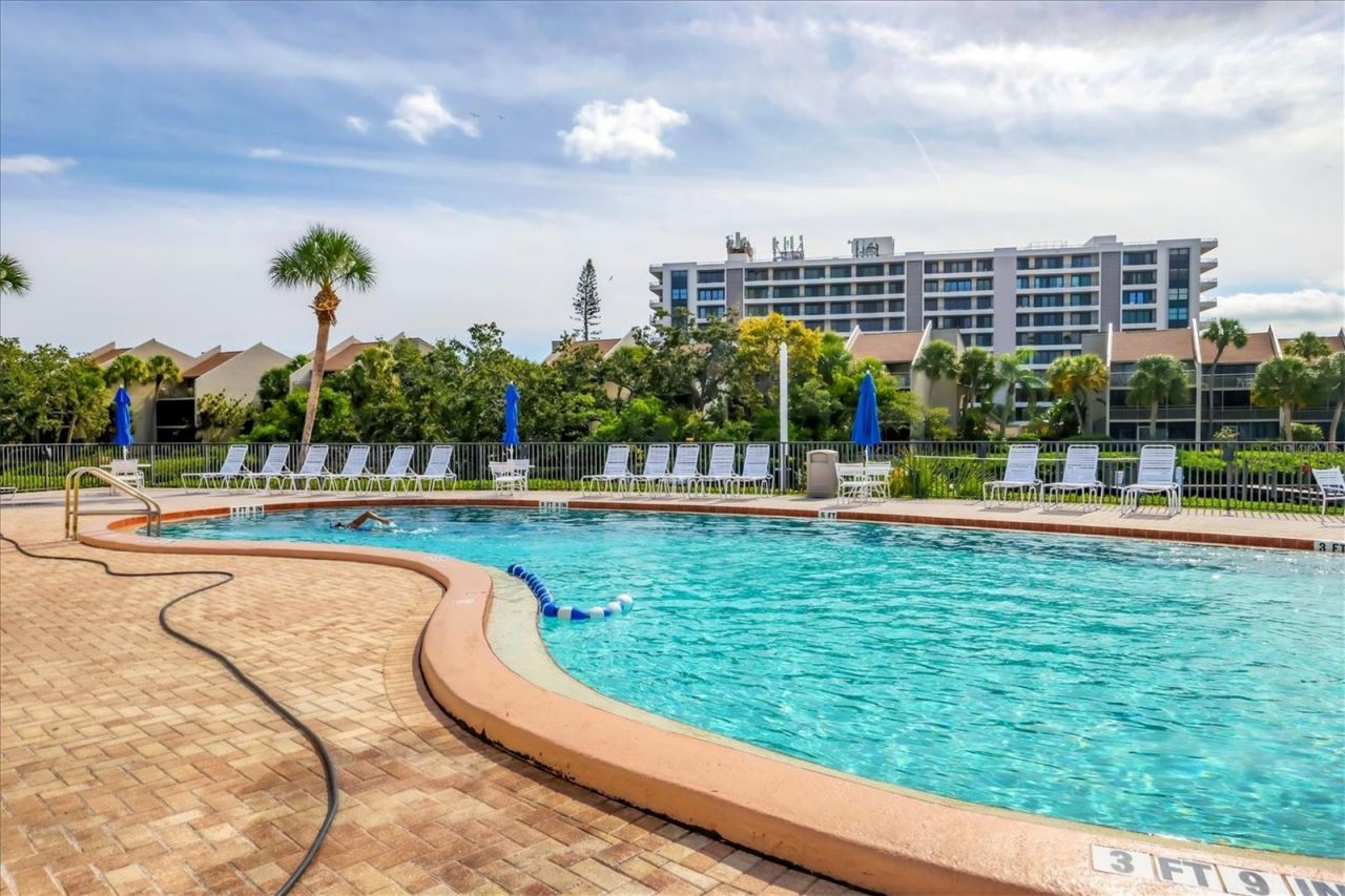 1900 Cove II Place, Unit 127, Sarasota, FL 34242 Photo
