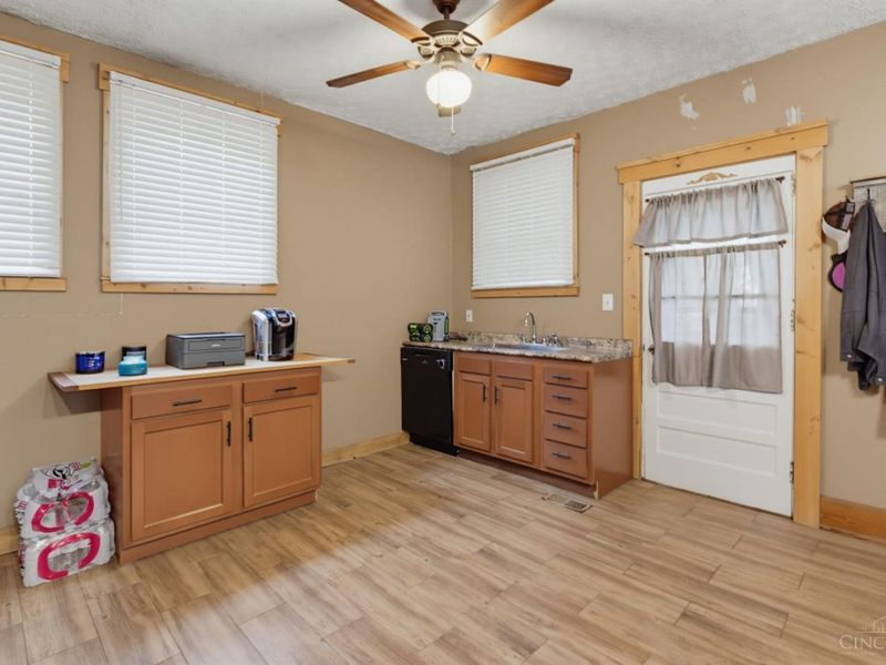 3918 Delmar Avenue, Cheviot, OH 45211 Photo 11