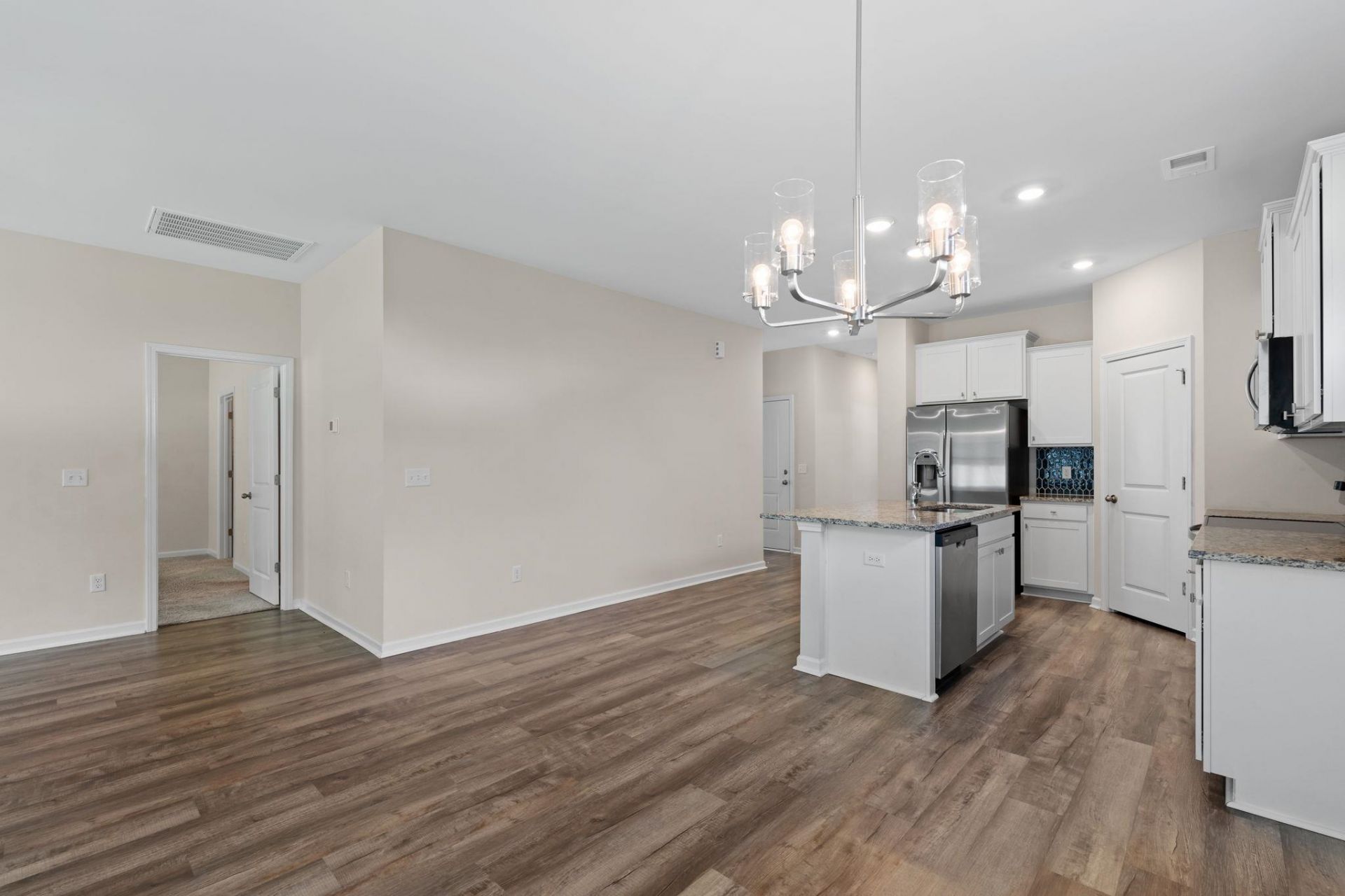 115 Avery Woods Dr. Photo 10