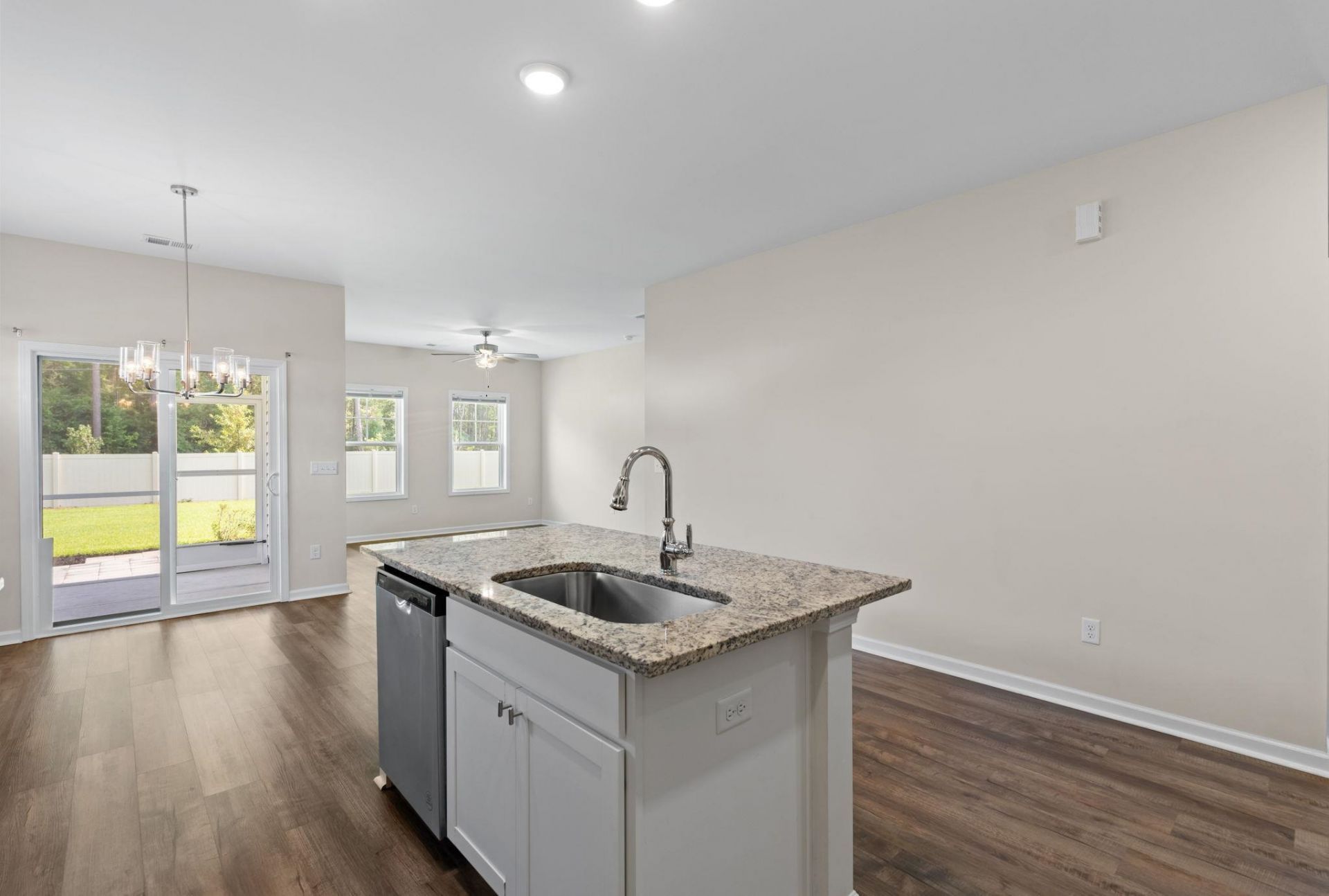 115 Avery Woods Dr. Photo 11