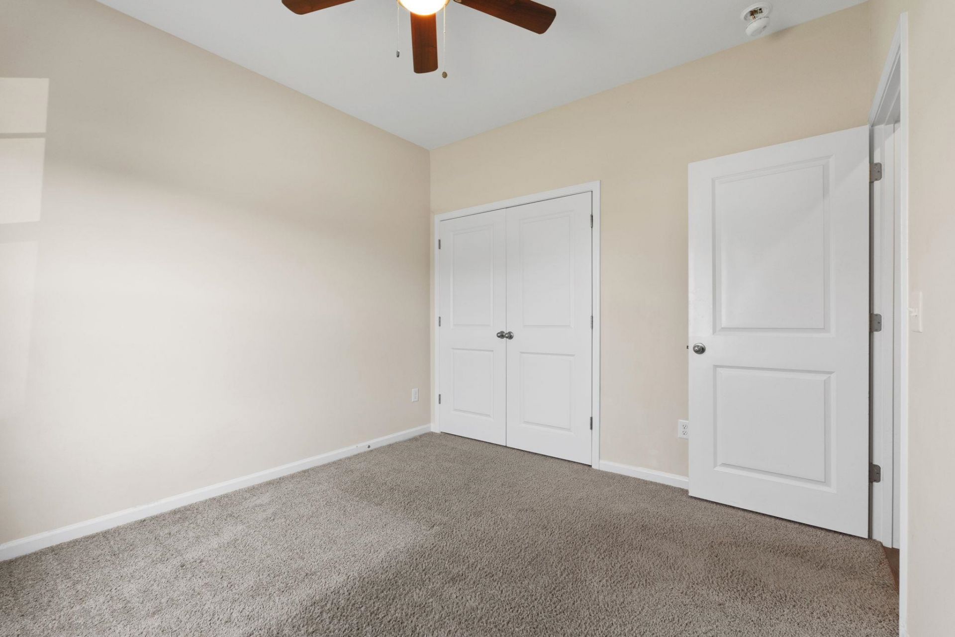 115 Avery Woods Dr. Photo 14