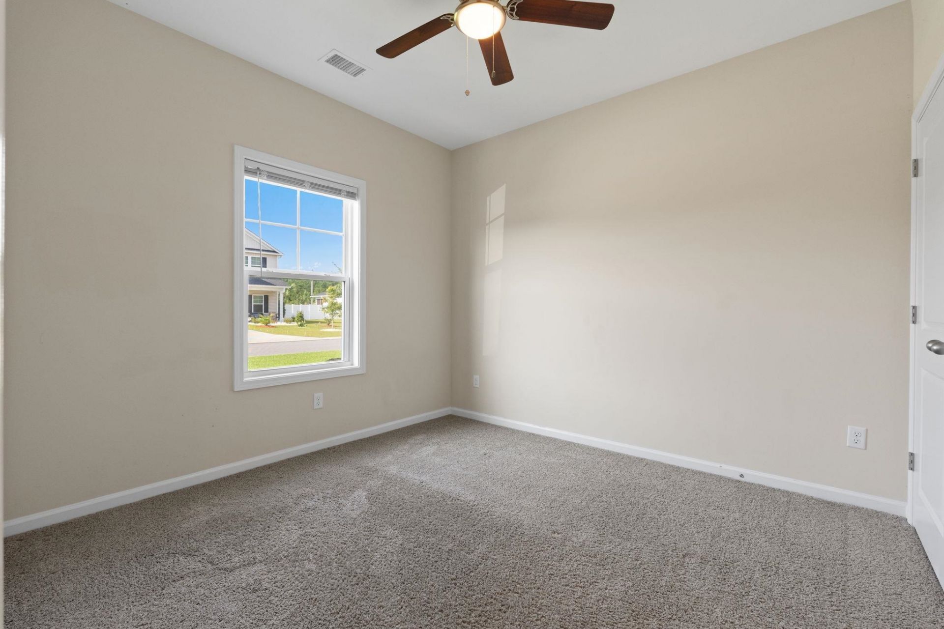 115 Avery Woods Dr. Photo 15