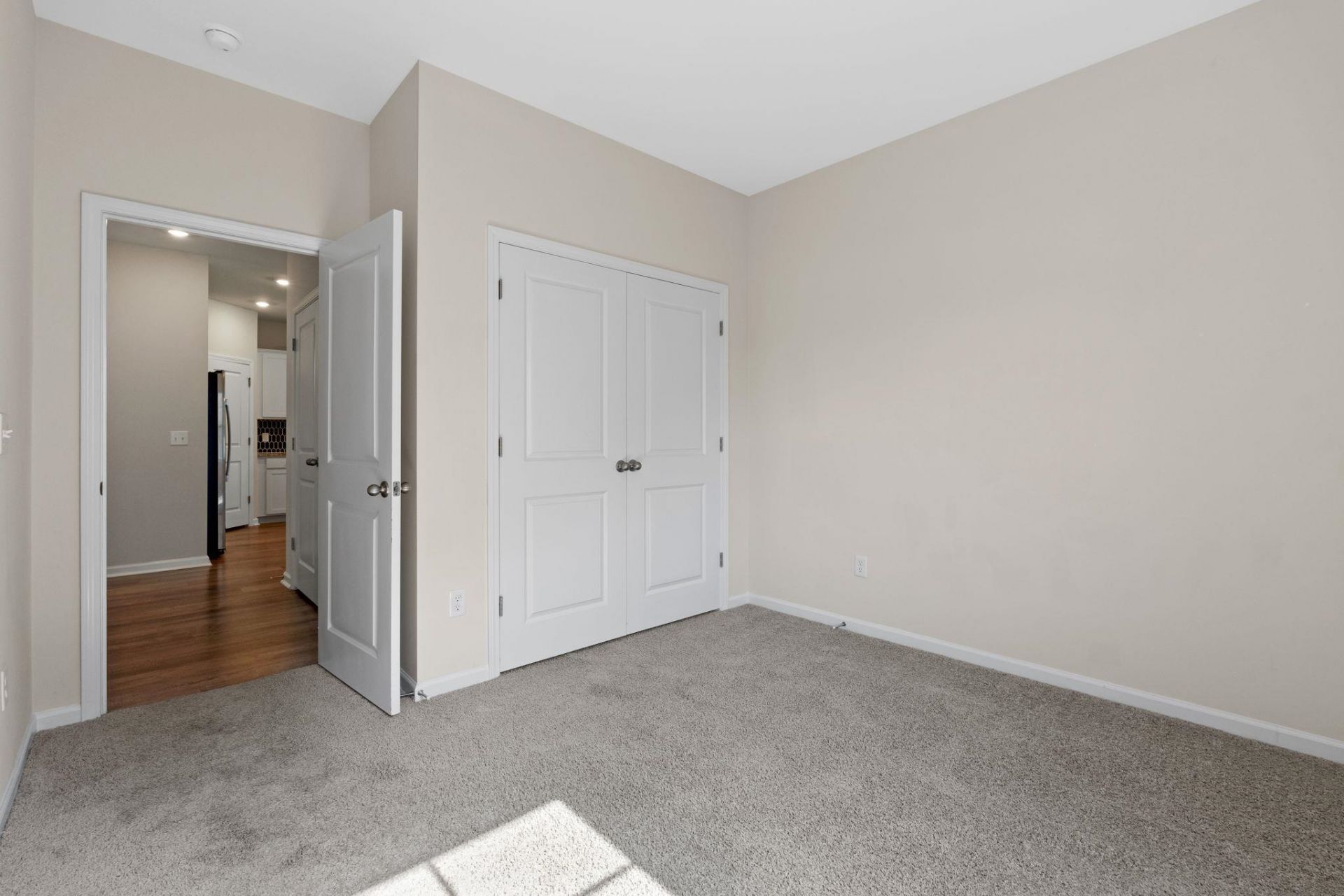 115 Avery Woods Dr. Photo 22