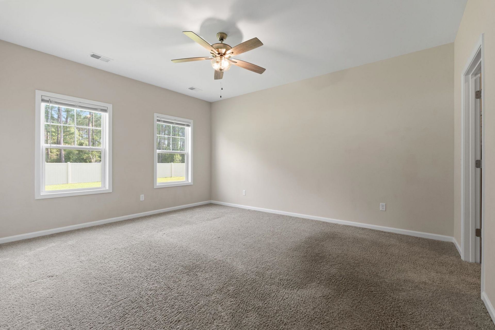 115 Avery Woods Dr. Photo 23