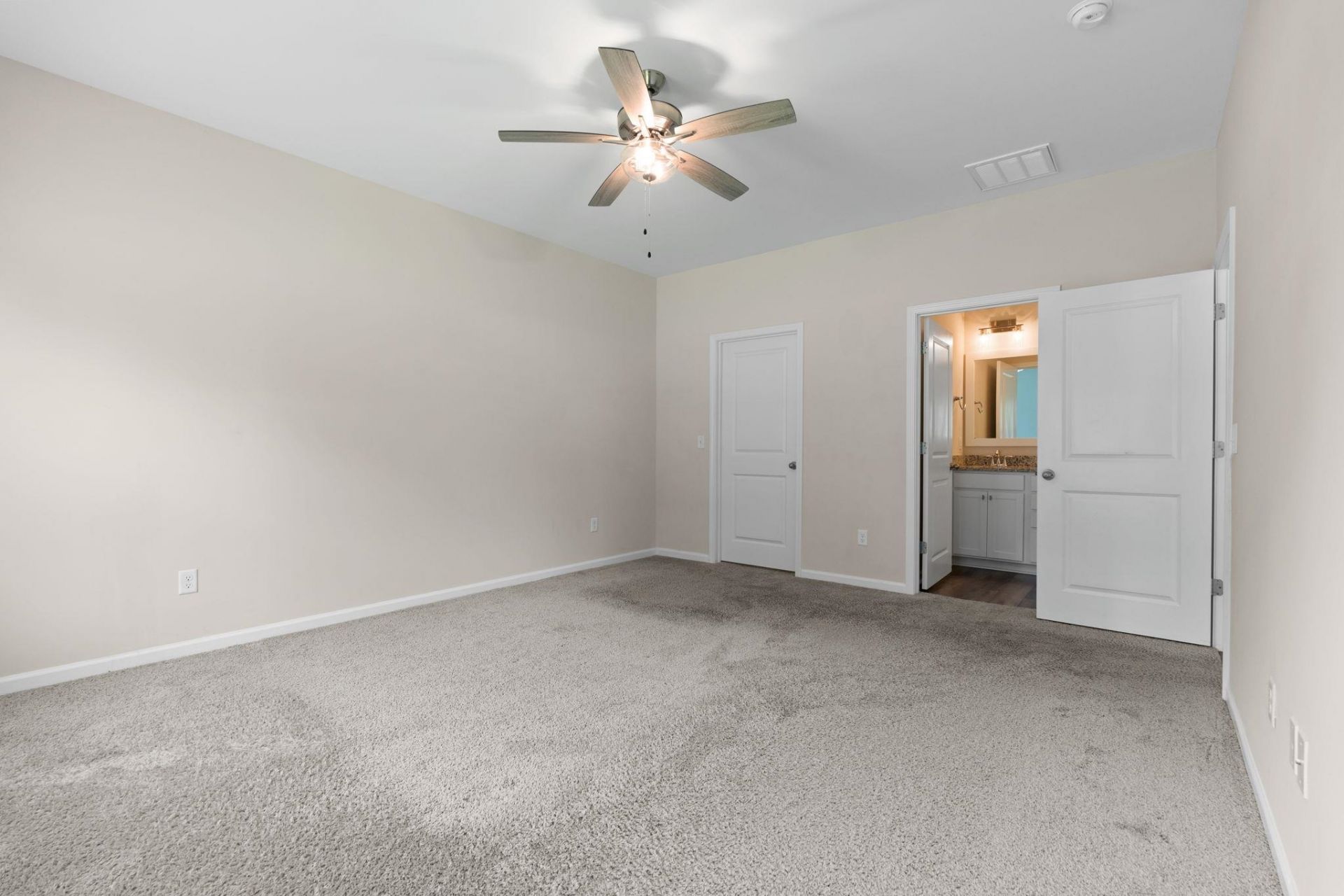115 Avery Woods Dr. Photo 25