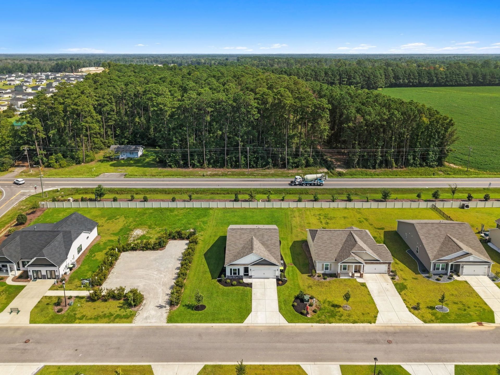 115 Avery Woods Dr. Photo 45