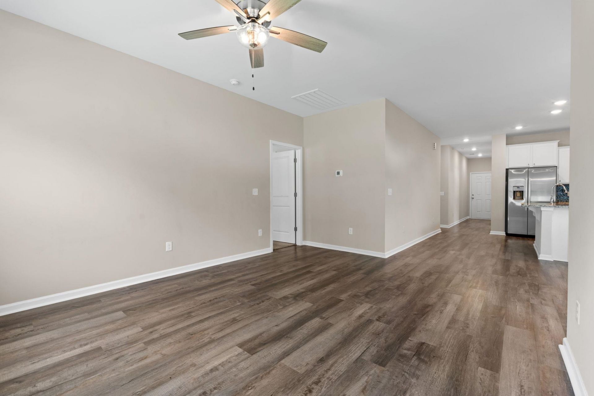 115 Avery Woods Dr. Photo 5