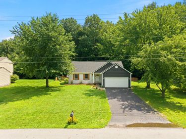 9825 Lynns Road , Etna, OH 43062