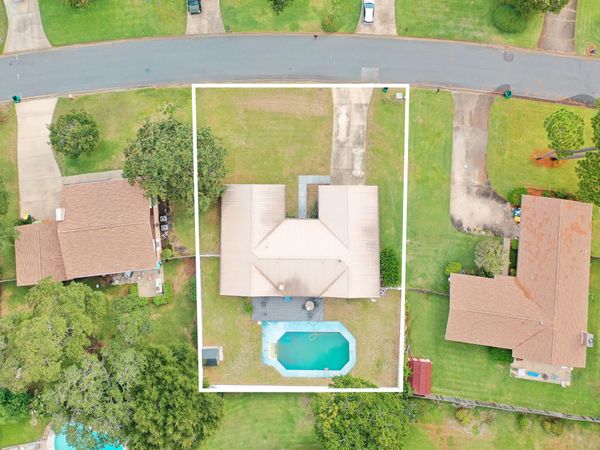 10 Pebble Beach Drive, Shalimar, FL 32579