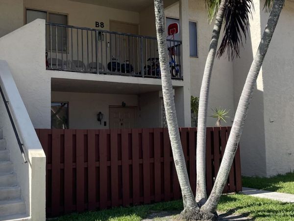 7911 SOUTHGATE Boulevard, Unit B2, North Lauderdale, FL 33068