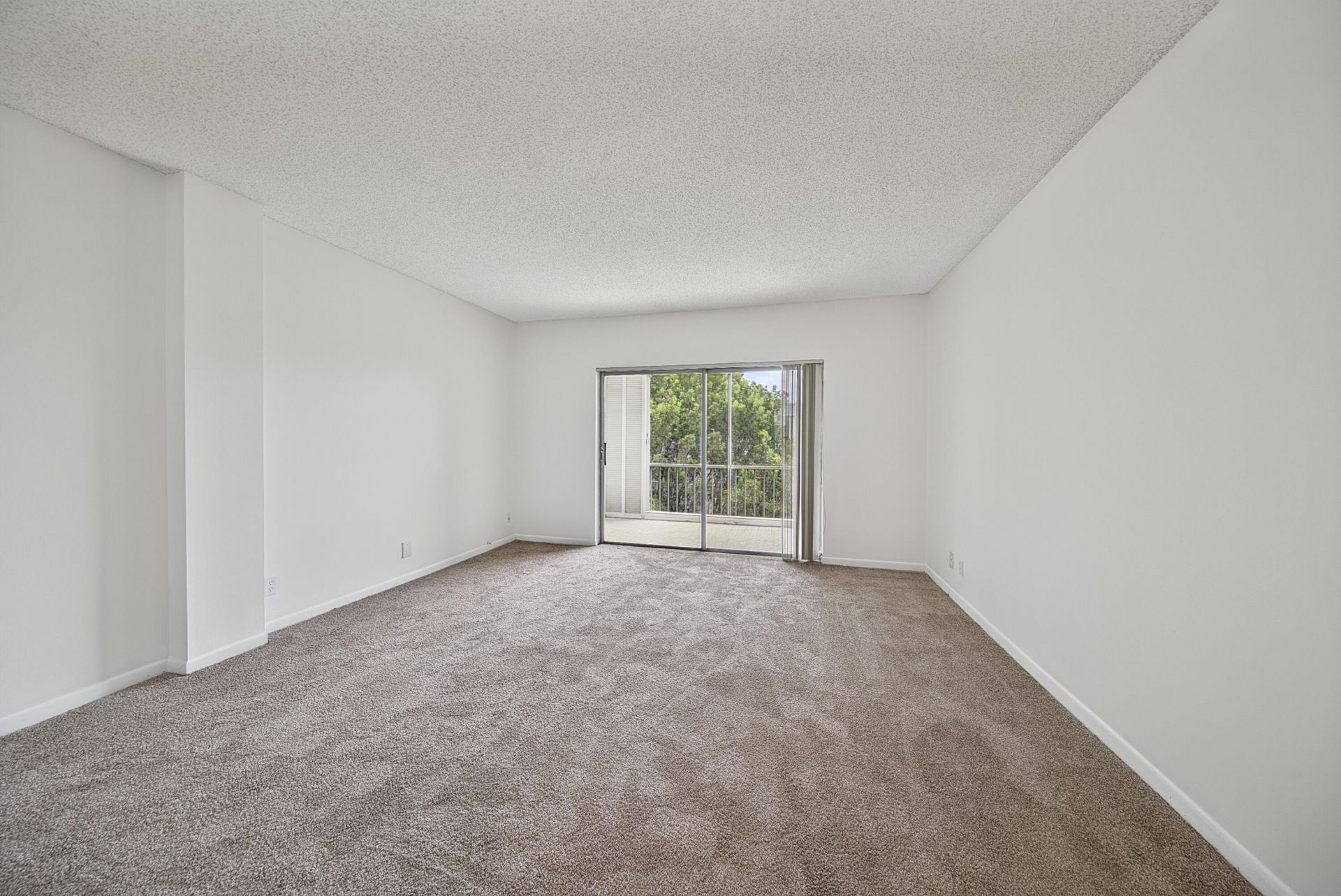 6731 Cypress Road, Unit 402, Plantation, FL 33317 Photo