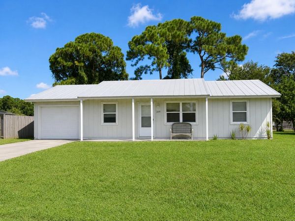 209 SW CHAPMAN Avenue, Port St. Lucie, FL 34984