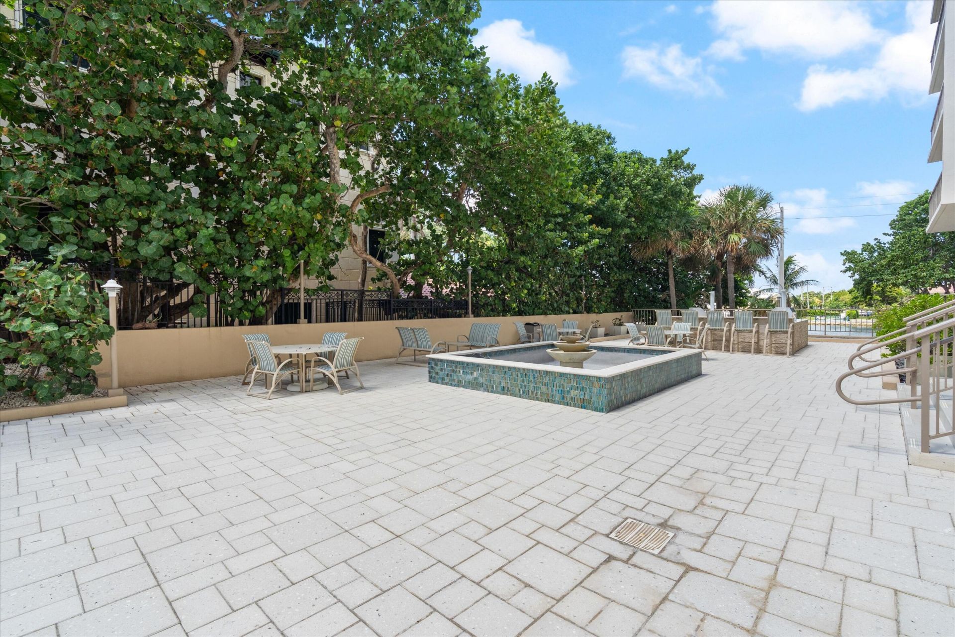 1021 Hillsboro Mile, Unit 504, Hillsboro Beach, FL 33062 Photo