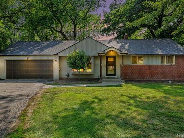 21056 Balfour Street, Clinton Township, Mi 48036