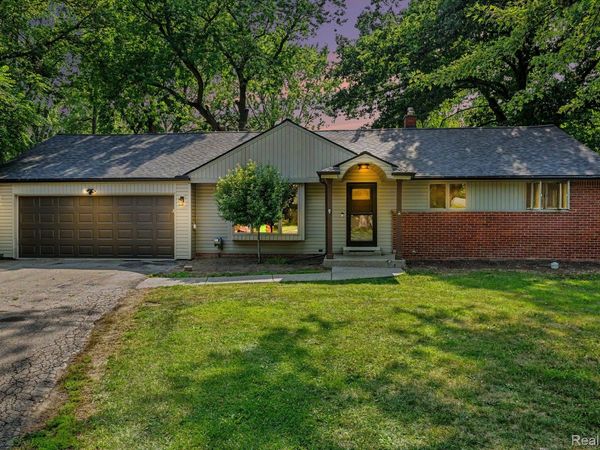 21056 Balfour Street, Clinton Township, Mi 48036