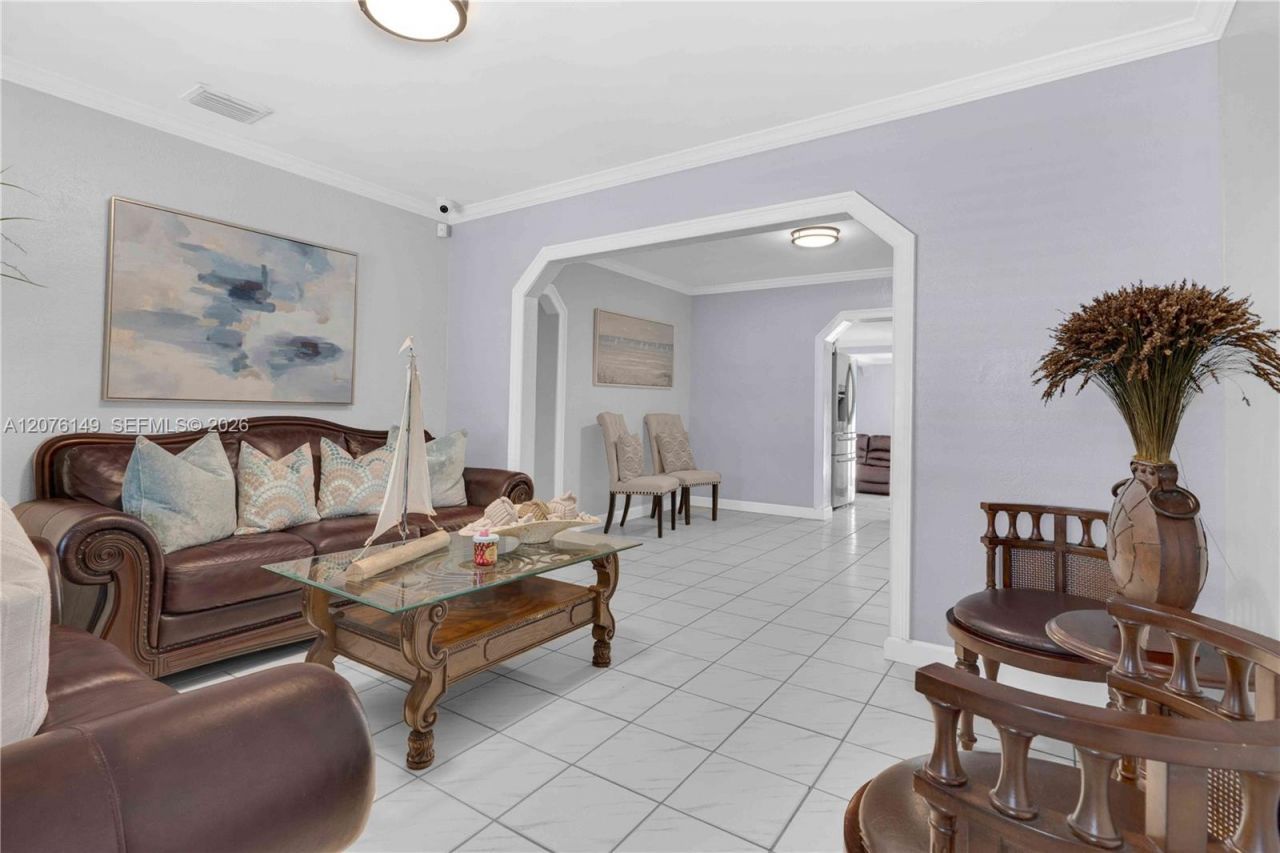 3030 NW 90th St , Miami, FL 33147 Photo