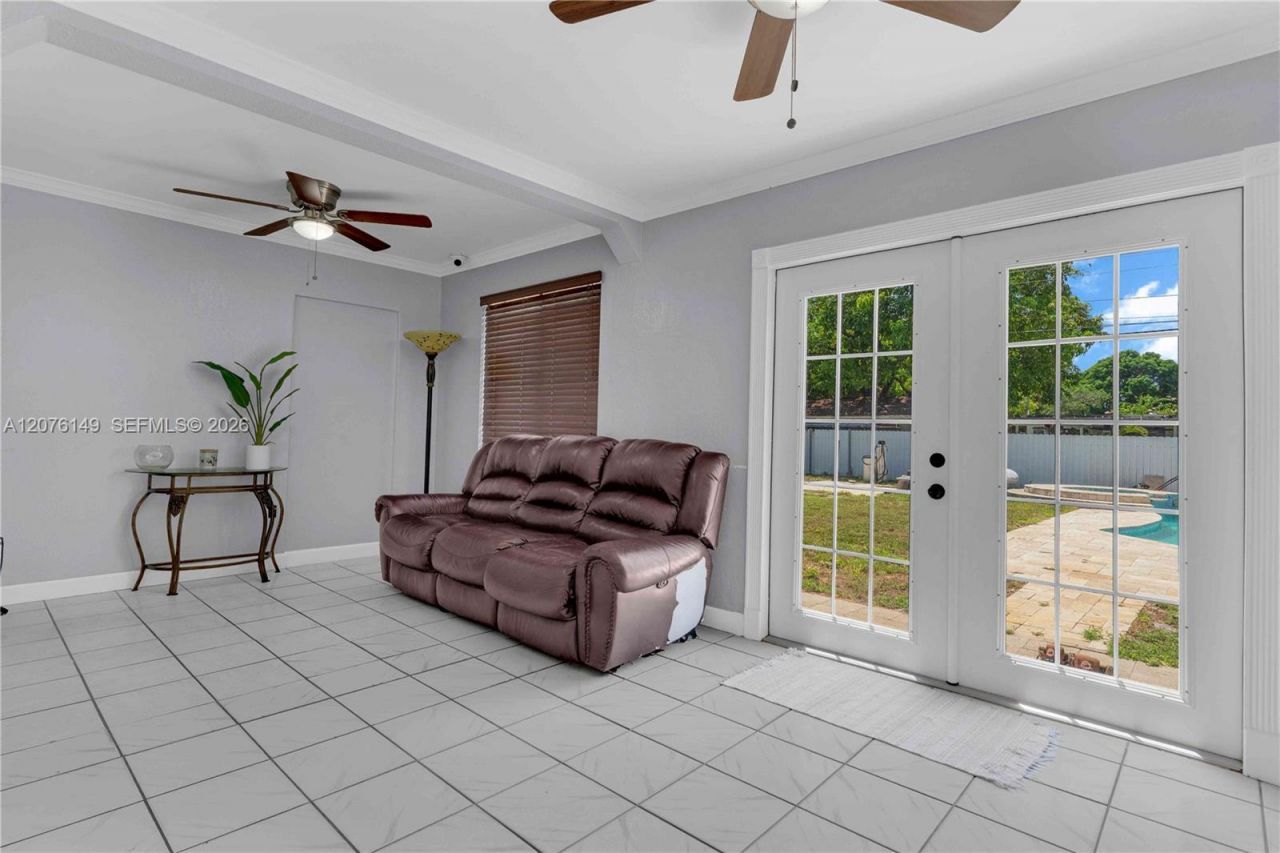 3030 NW 90th St , Miami, FL 33147 Photo