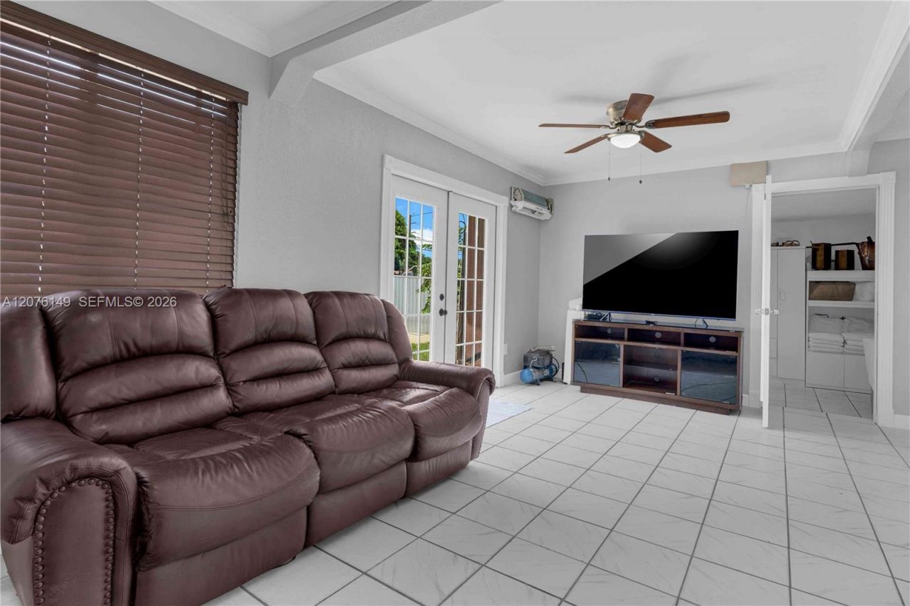 3030 NW 90th St , Miami, FL 33147 Photo