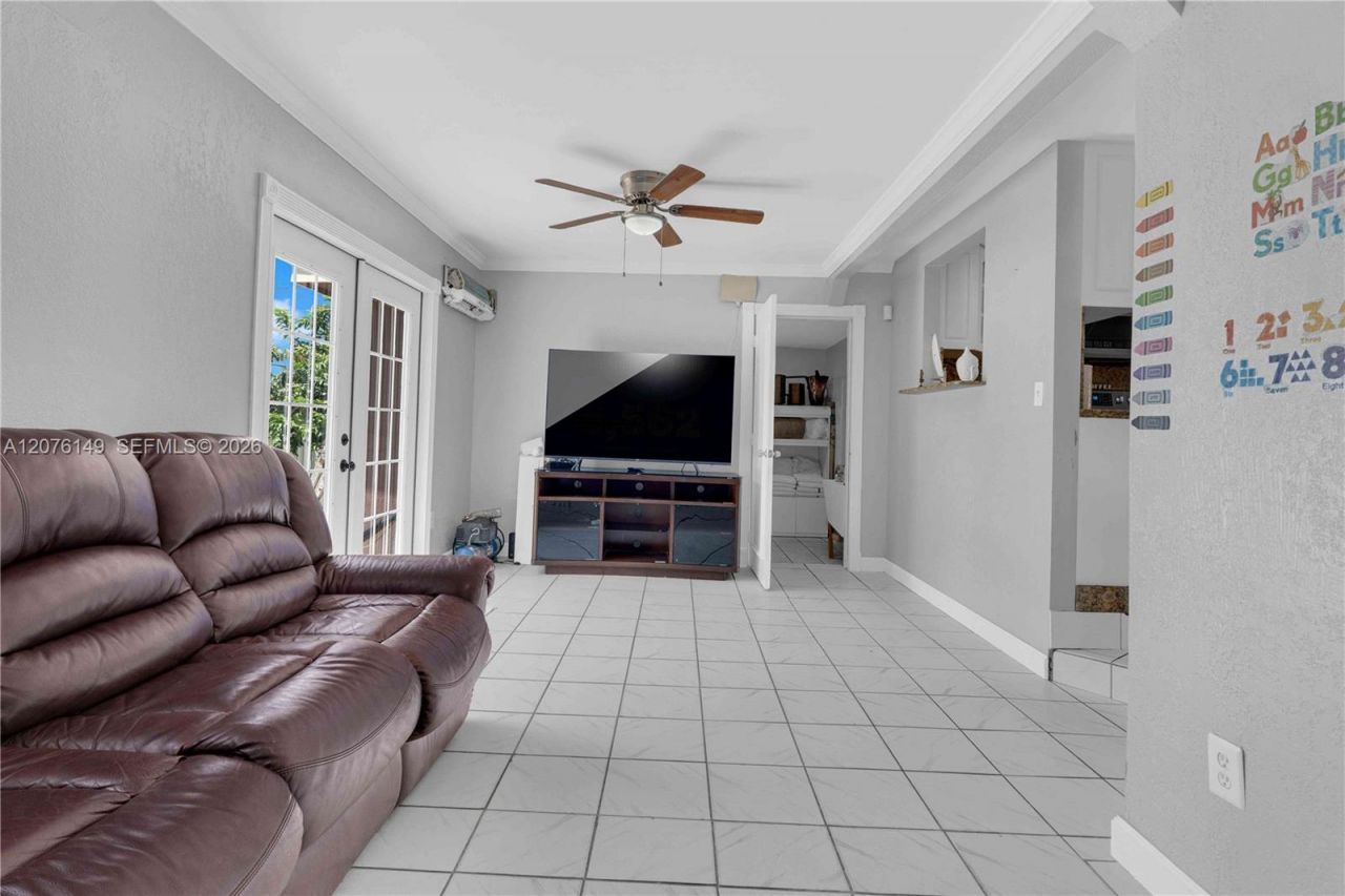 3030 NW 90th St , Miami, FL 33147 Photo