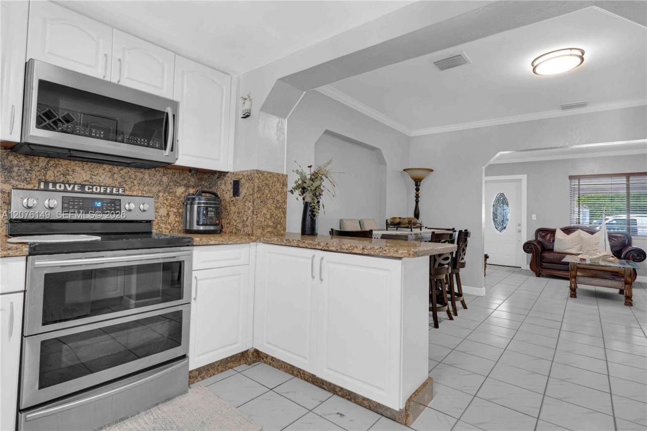 3030 NW 90th St , Miami, FL 33147 Photo