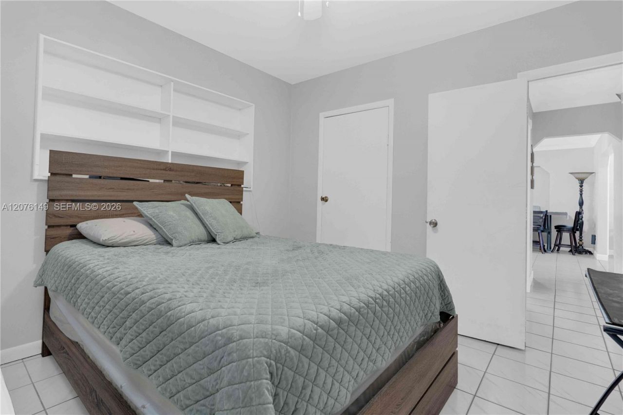3030 NW 90th St , Miami, FL 33147 Photo