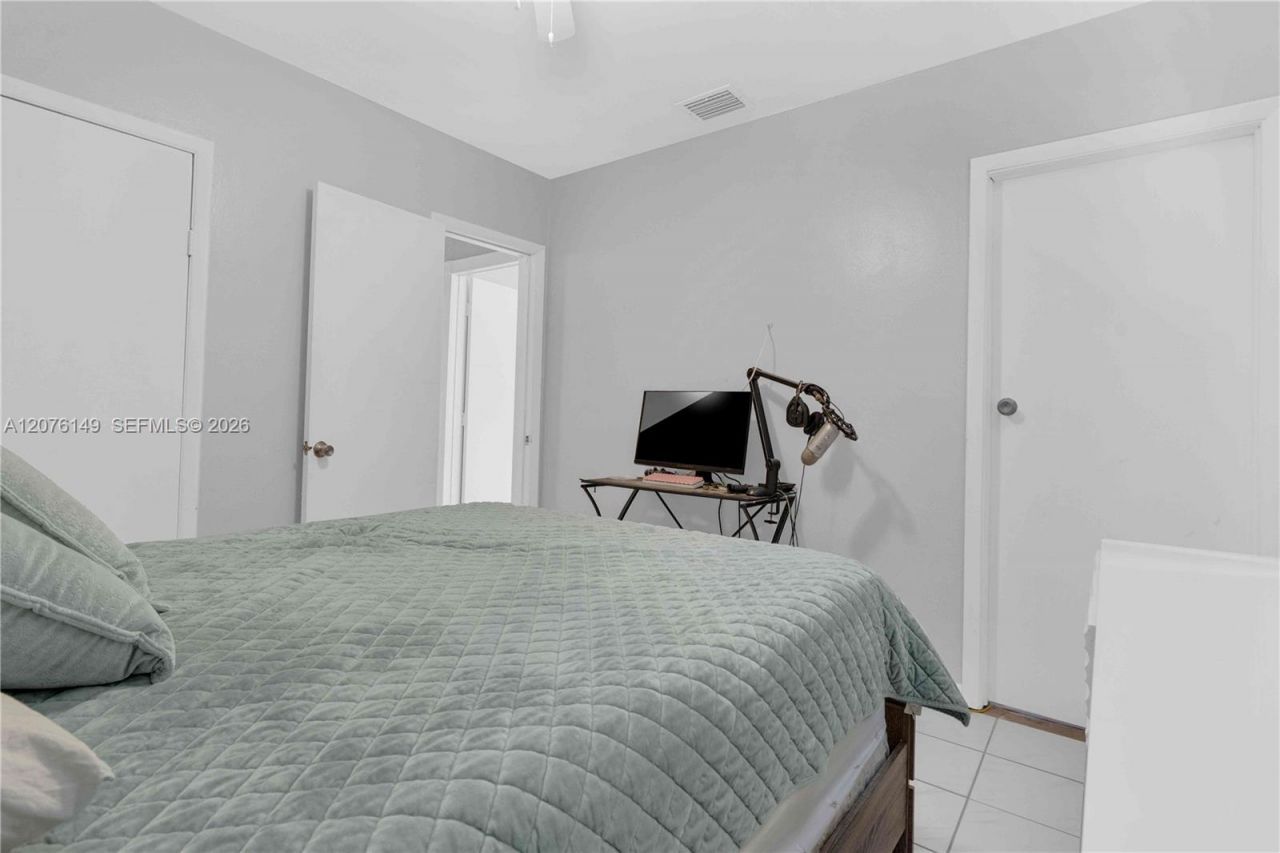 3030 NW 90th St , Miami, FL 33147 Photo