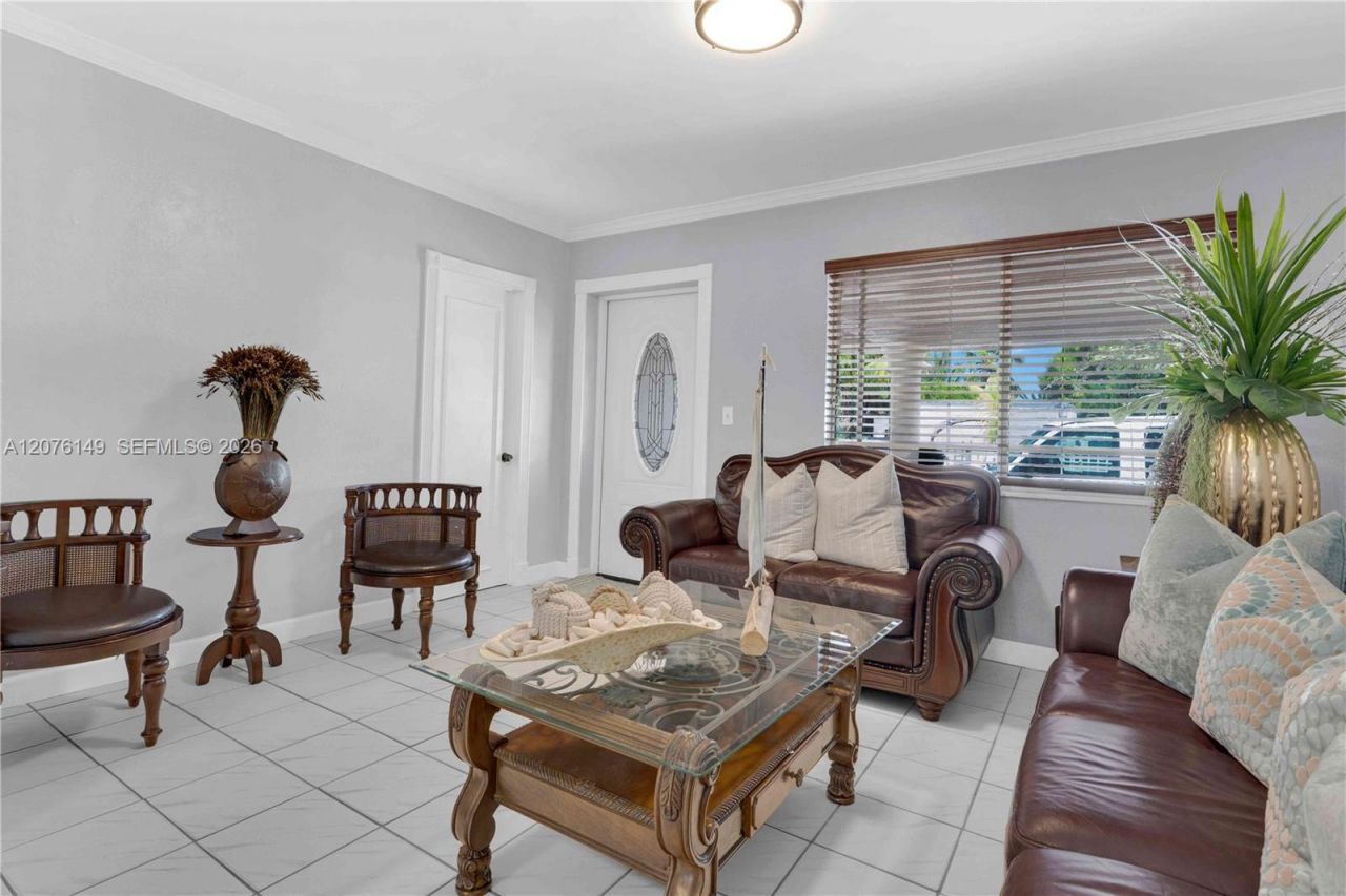 3030 NW 90th St , Miami, FL 33147 Photo