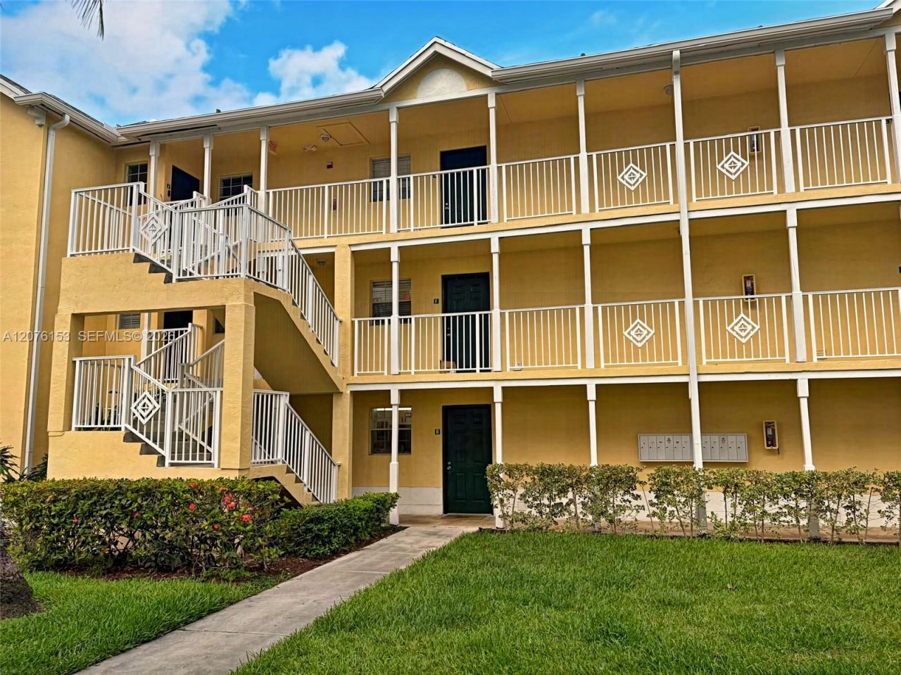 6339 La Costa Dr , Unit B, Boca Raton, FL 33433 Photo