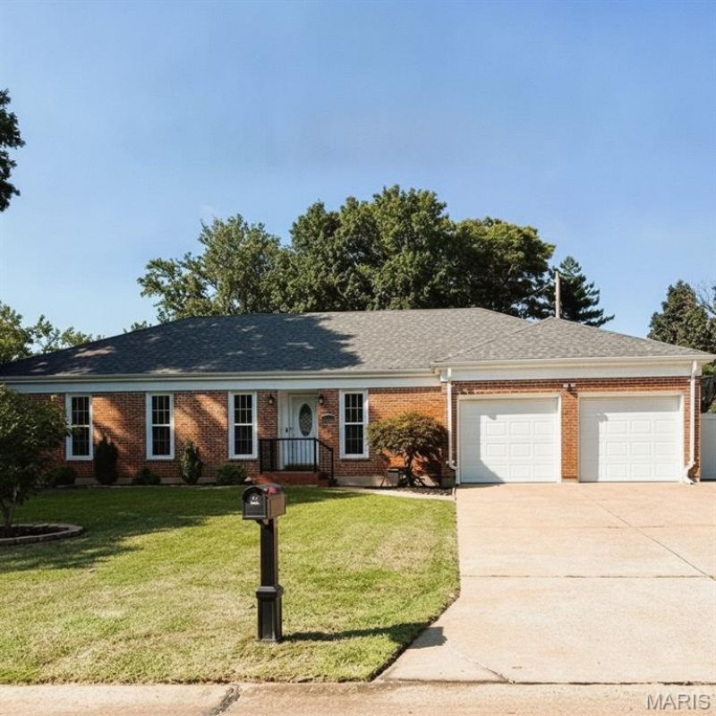 5849 Oak Branch Drive, Saint Louis, MO 63128 Main Photo