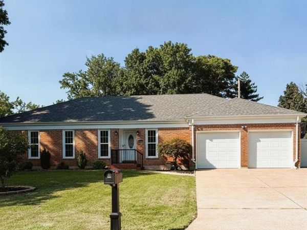 5849 Oak Branch Drive, St Louis, MO 63128