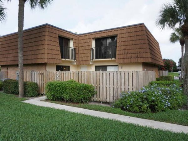 102 Heritage Way, West Palm Beach, FL 33407