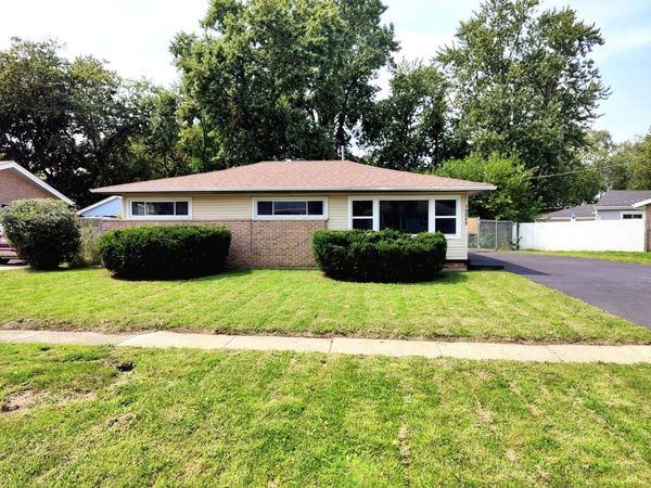 16068 Richmond Avenue , Markham, IL 60428