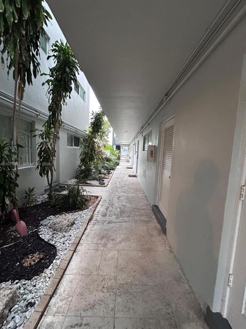 13105 Ixora Ct, Unit 112, North Miami, FL 33181 Photo