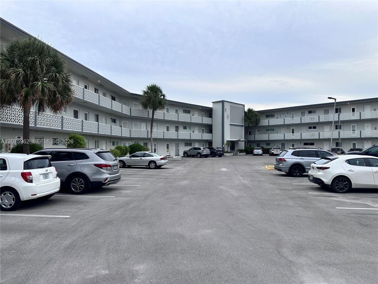 13105 Ixora Ct, Unit 112, North Miami, FL 33181 Photo