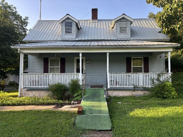 463 E Illinois Avenue, Whitwell, TN 37397