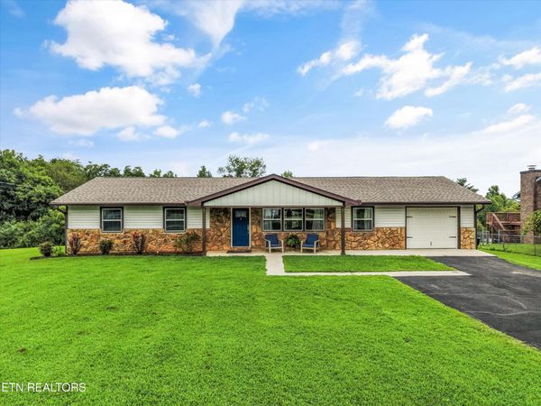 250 Trades Drive, Lenoir City, TN 37771
