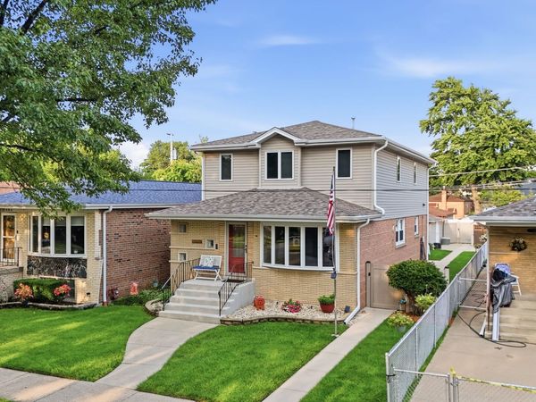 11001 S Albany Avenue , Chicago, IL 60655