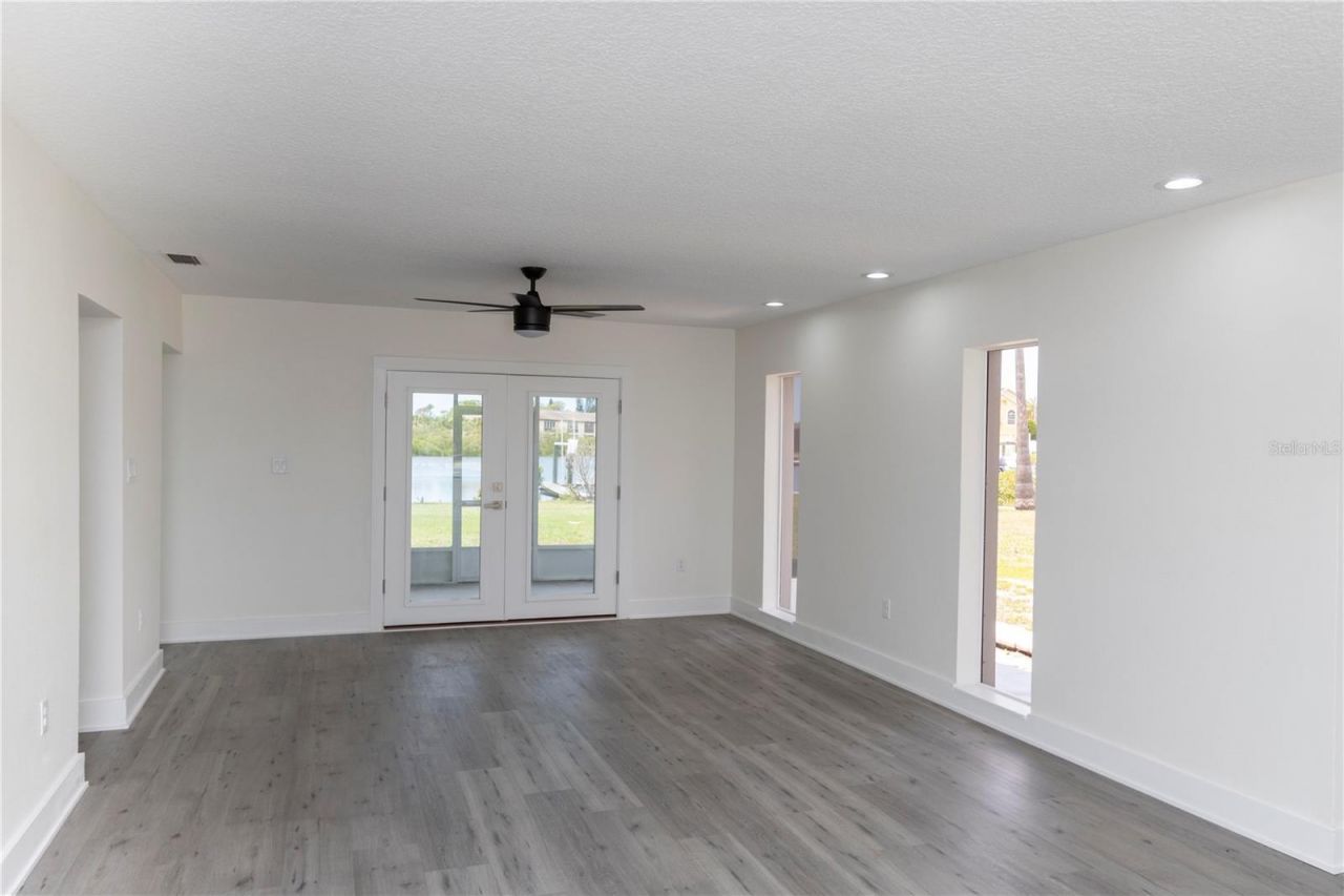 5303 Sea Forest Drive, New Port Richey, FL 34652 Photo