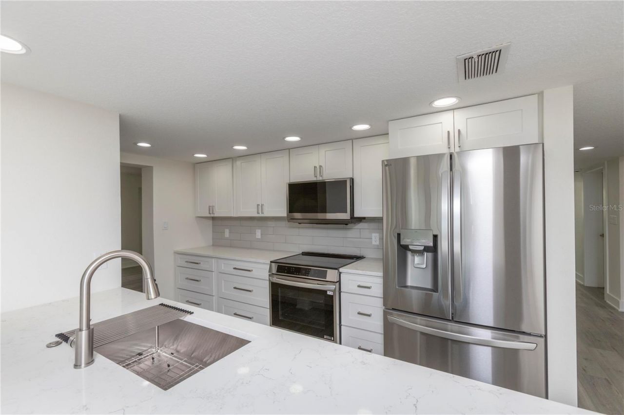 5303 Sea Forest Drive, New Port Richey, FL 34652 Photo