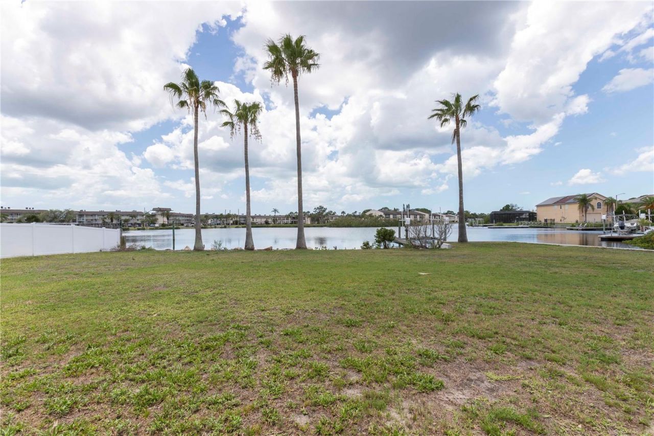 5303 Sea Forest Drive, New Port Richey, FL 34652 Photo