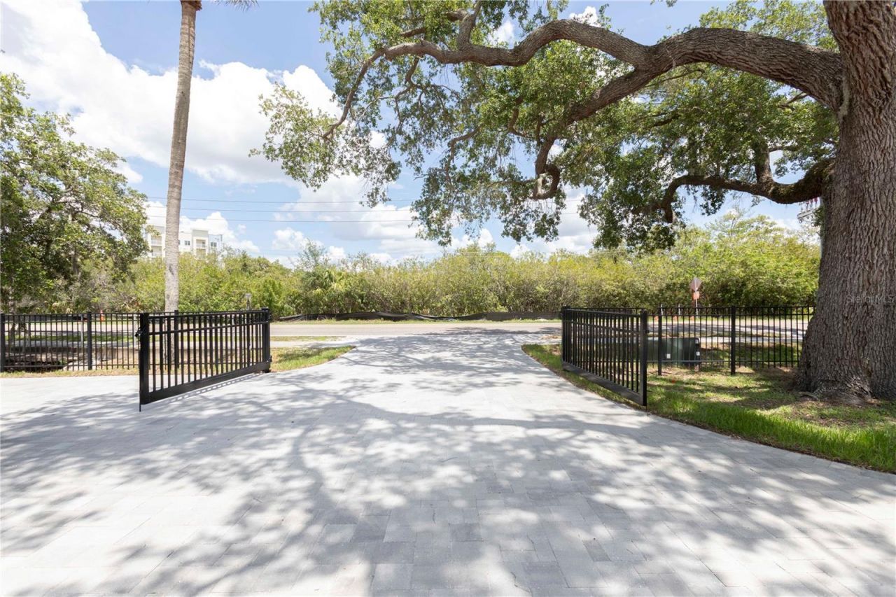 5303 Sea Forest Drive, New Port Richey, FL 34652 Photo