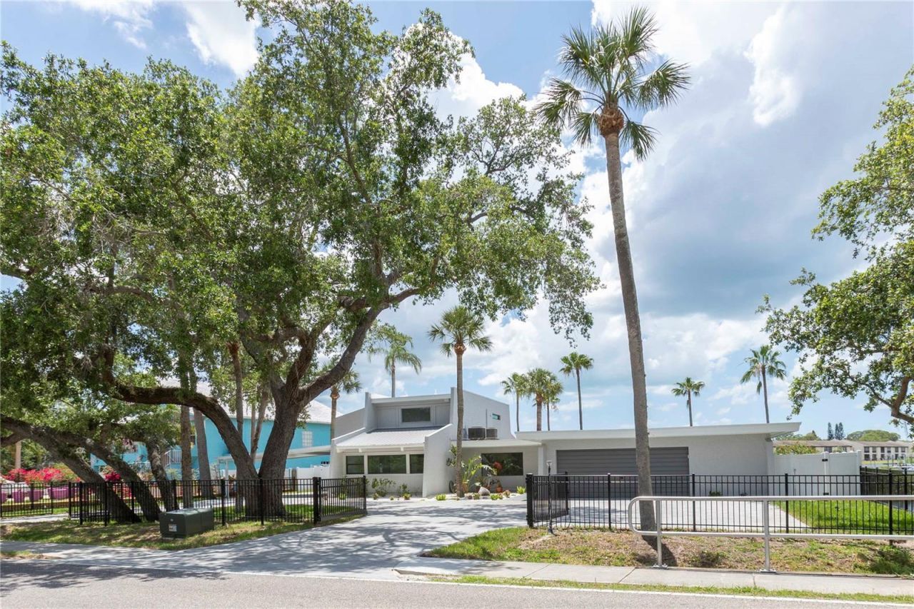 5303 Sea Forest Drive, New Port Richey, FL 34652 Photo