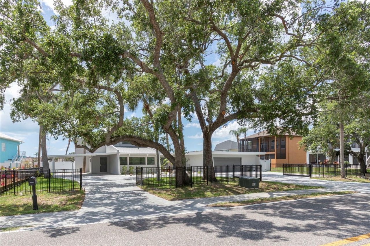 5303 Sea Forest Drive, New Port Richey, FL 34652 Photo