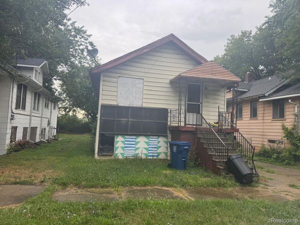 730 Barrie Avenue, Flint, Mi 48507